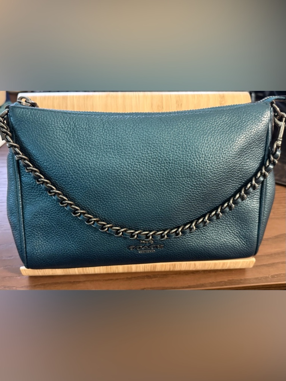 👜 Coach Pebbled Leather Chain Crossbody – Teal 💙